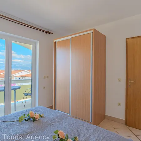 Vidovic アパート *