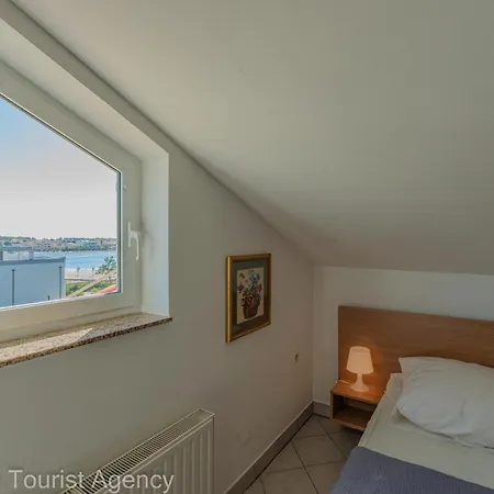 Vidovic Apartment Vir